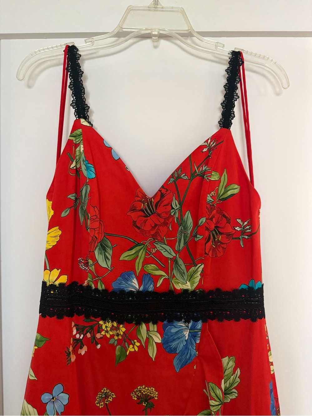 Alice + Olivia Red Floral Mini Dress with Black Lace Trim - Picture 2 of 3